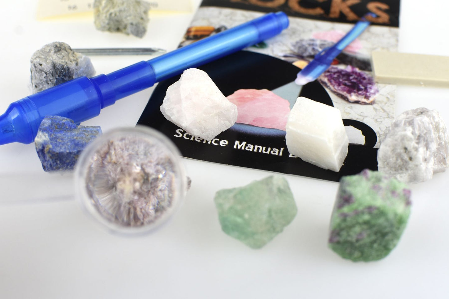 DELUXE FLUORESCENT ROCKS SCIENCE KIT - Bamboo Sprout
