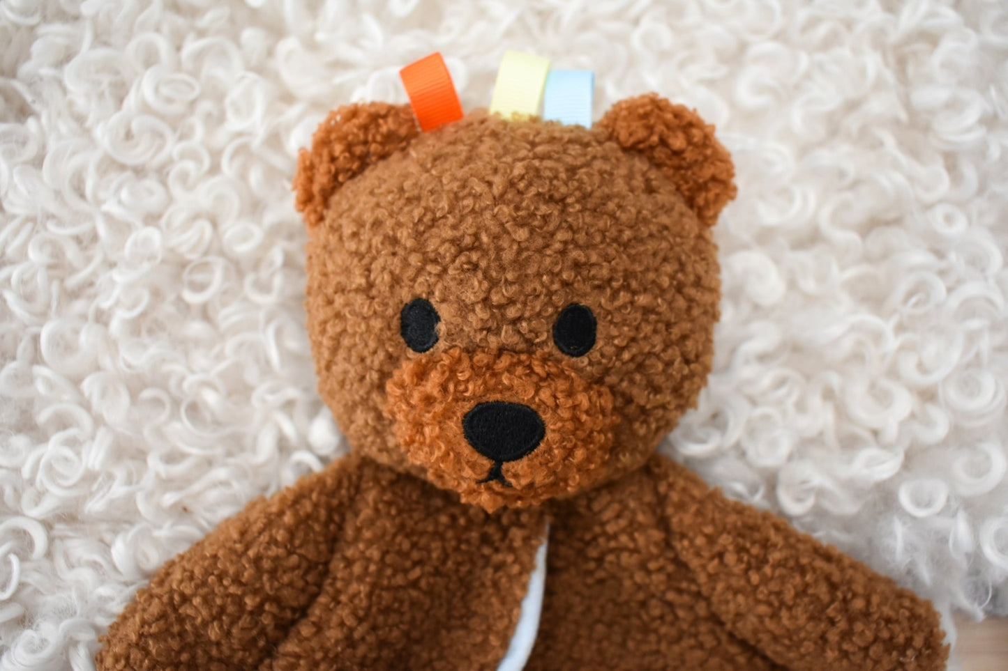 SNUGGLE BUDDY MAPLE BEAR BLANKET - Bamboo Sprout