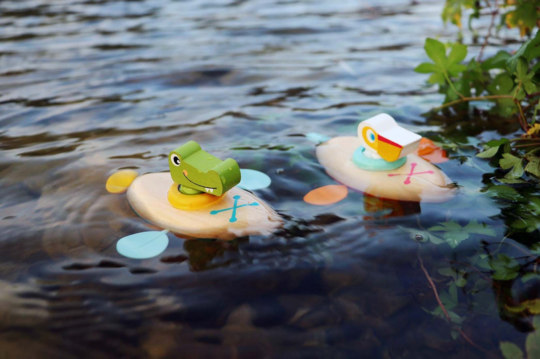 ANIMAL CANOE PULL STRING PELICAN WATER BATH TOY - Bamboo Sprout