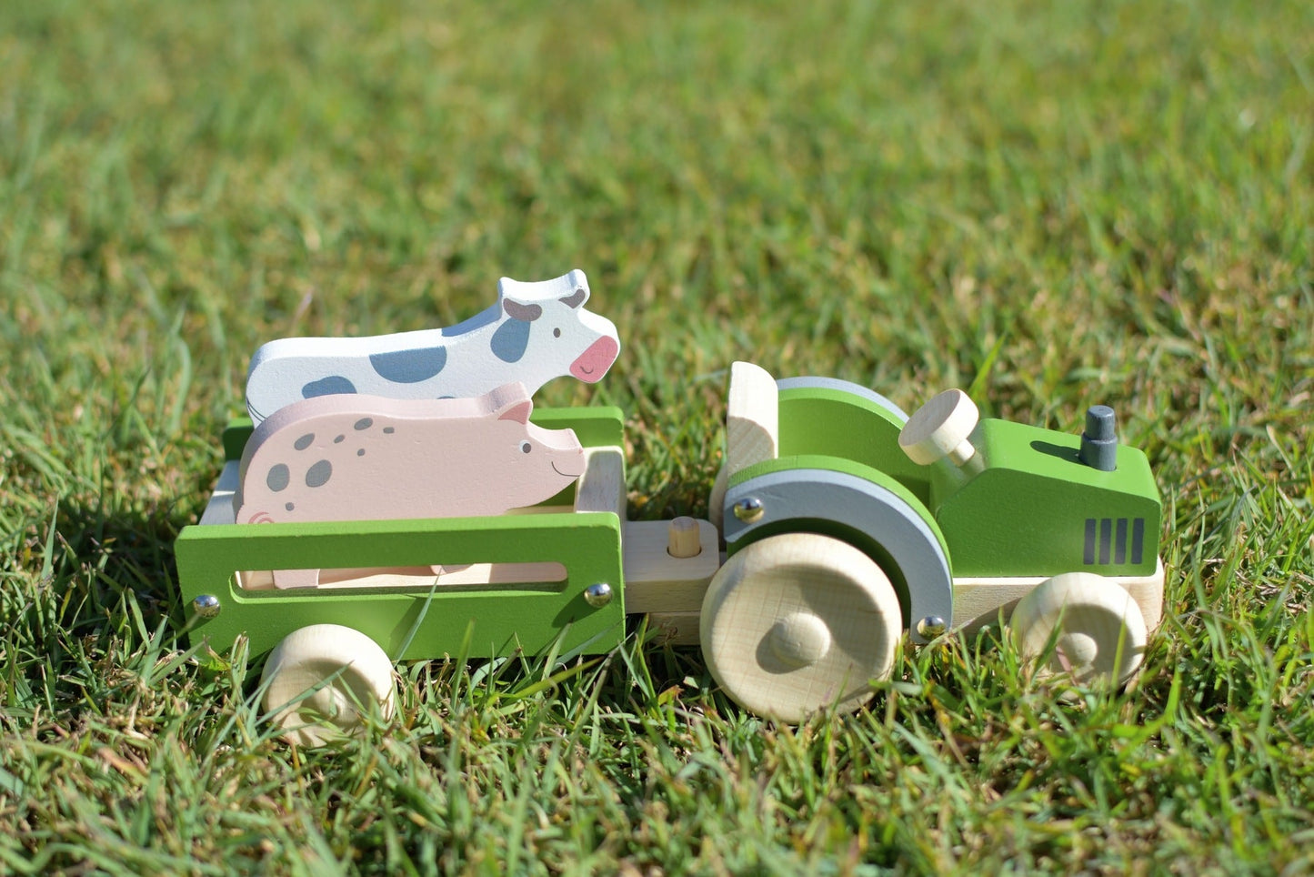 WOODEN TRACTOR WITH FARM ANIMAL - Bamboo Sprout