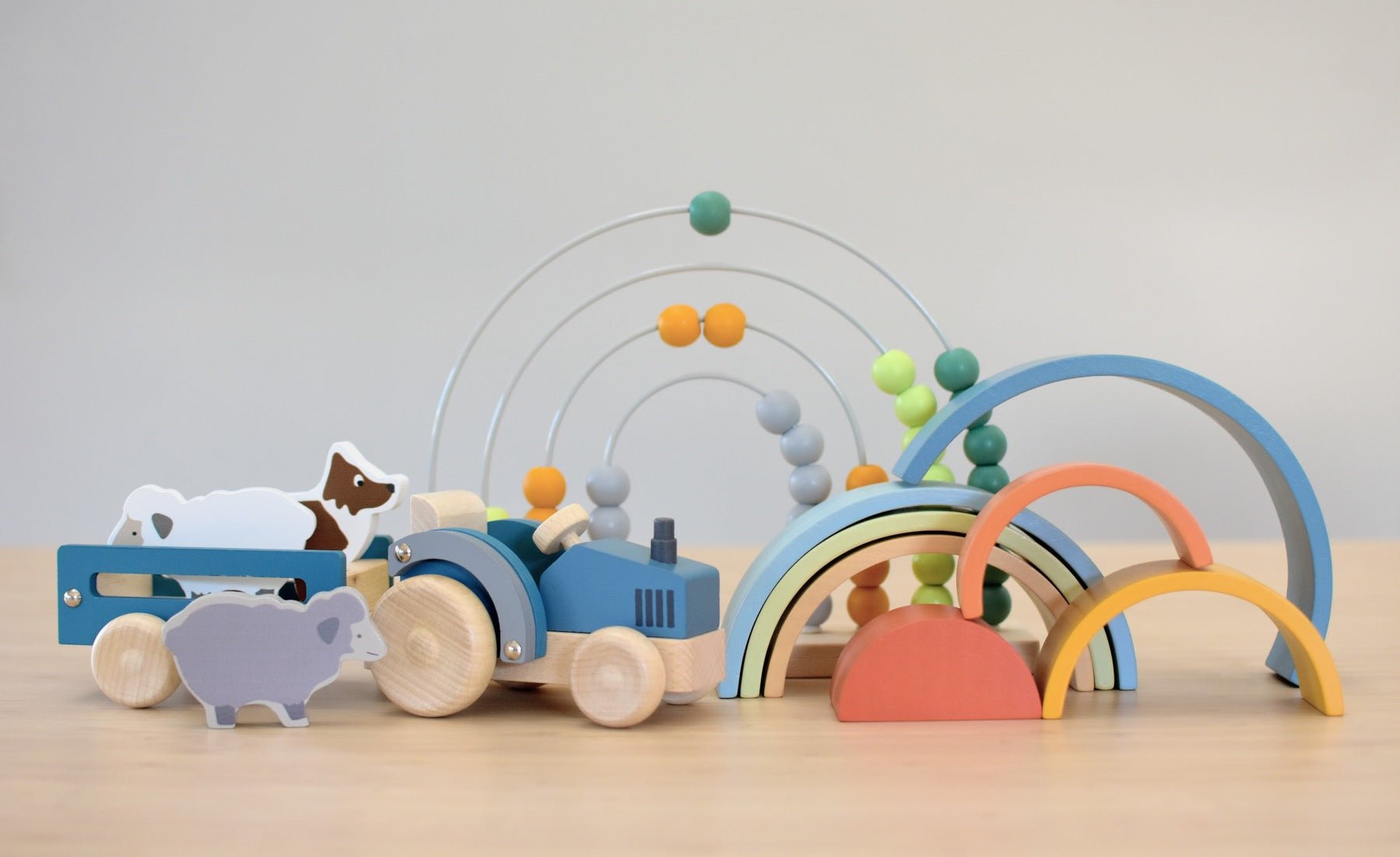 WOODEN TRACTOR WITH SHEEP DOG - Bamboo Sprout