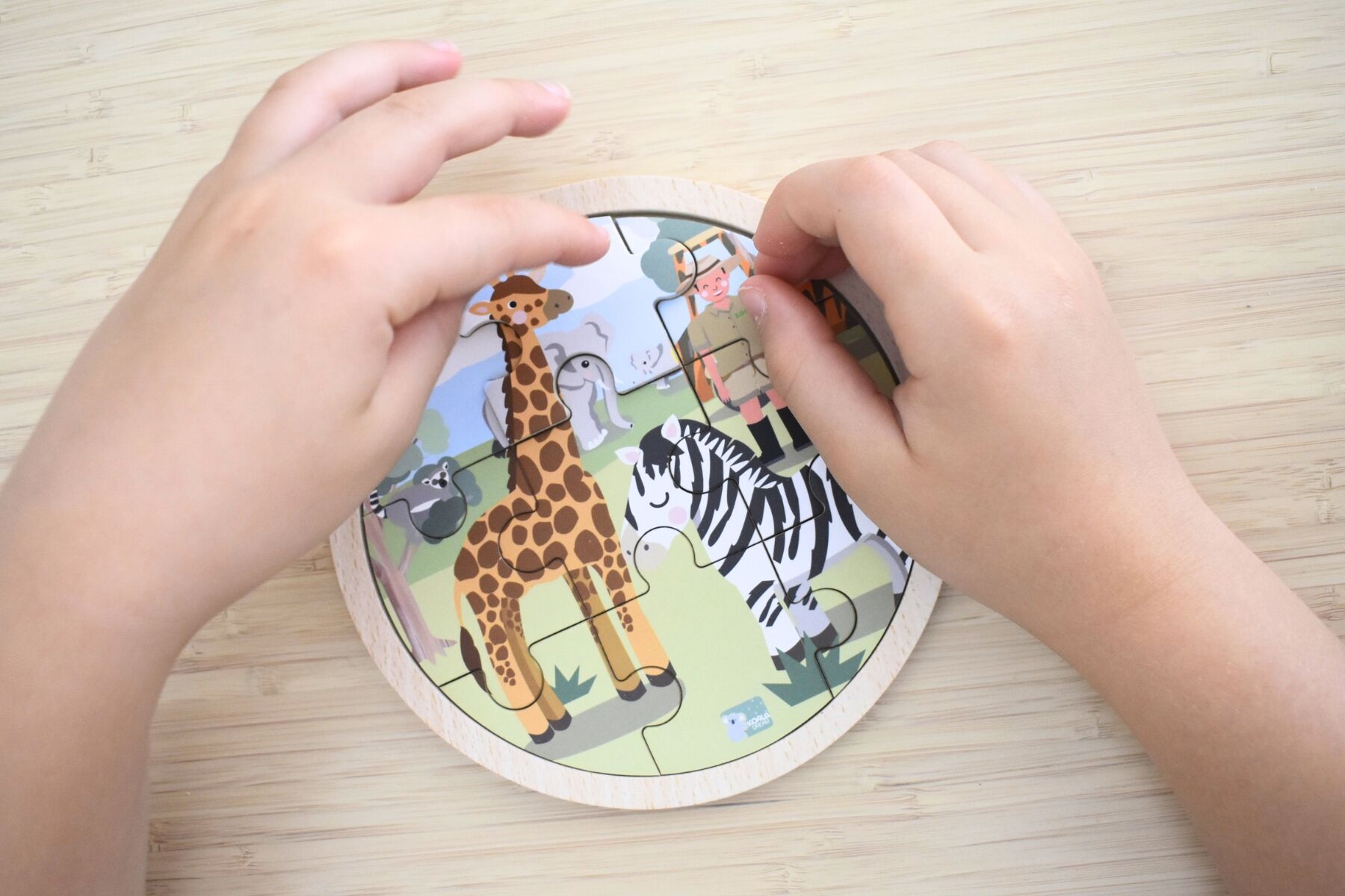 WILD BUDDIES 9PC ROUND JIGSAW PUZZLE FEEDING TIME - Bamboo Sprout