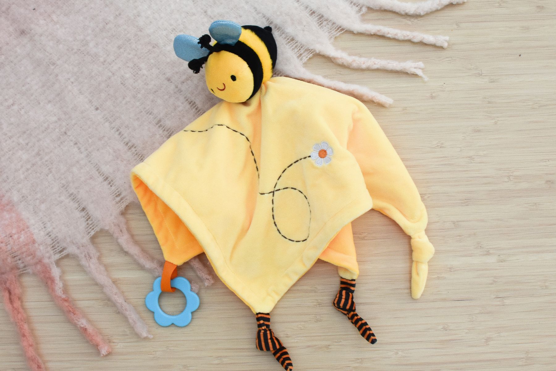 SNUGGLE BUDDY HUNNY BEE COMFORTER - Bamboo Sprout