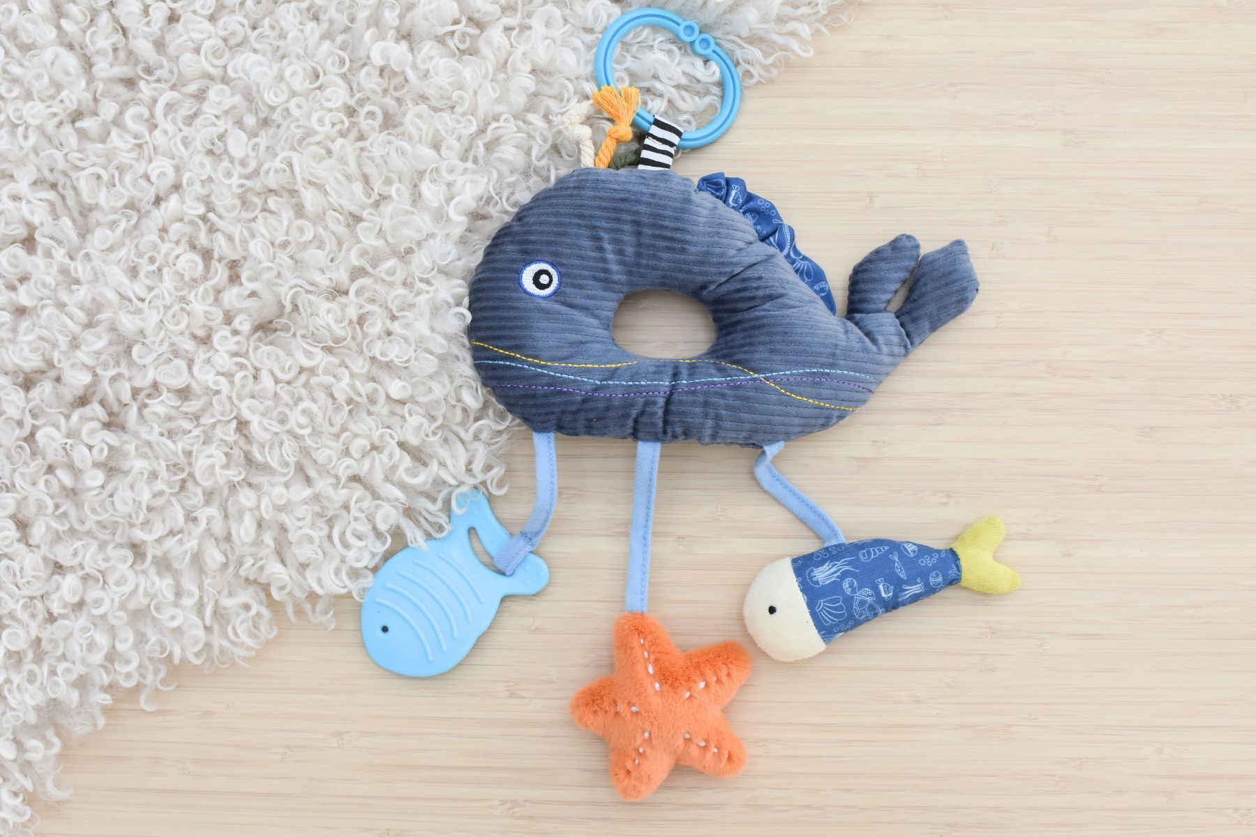 SNUGGLE BUDDY SPLASHY WHALE FRIEND DANGLER - Bamboo Sprout