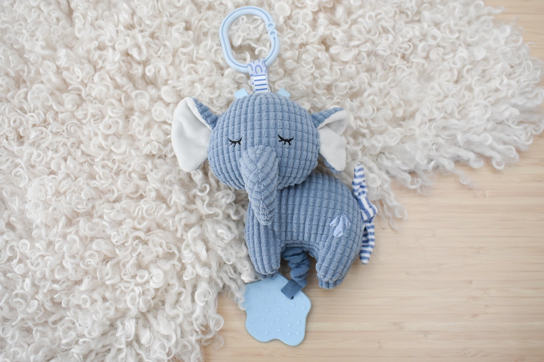 SNUGGLE BUDDY TRUNKS ELEPHANT JIGGLER - Bamboo Sprout