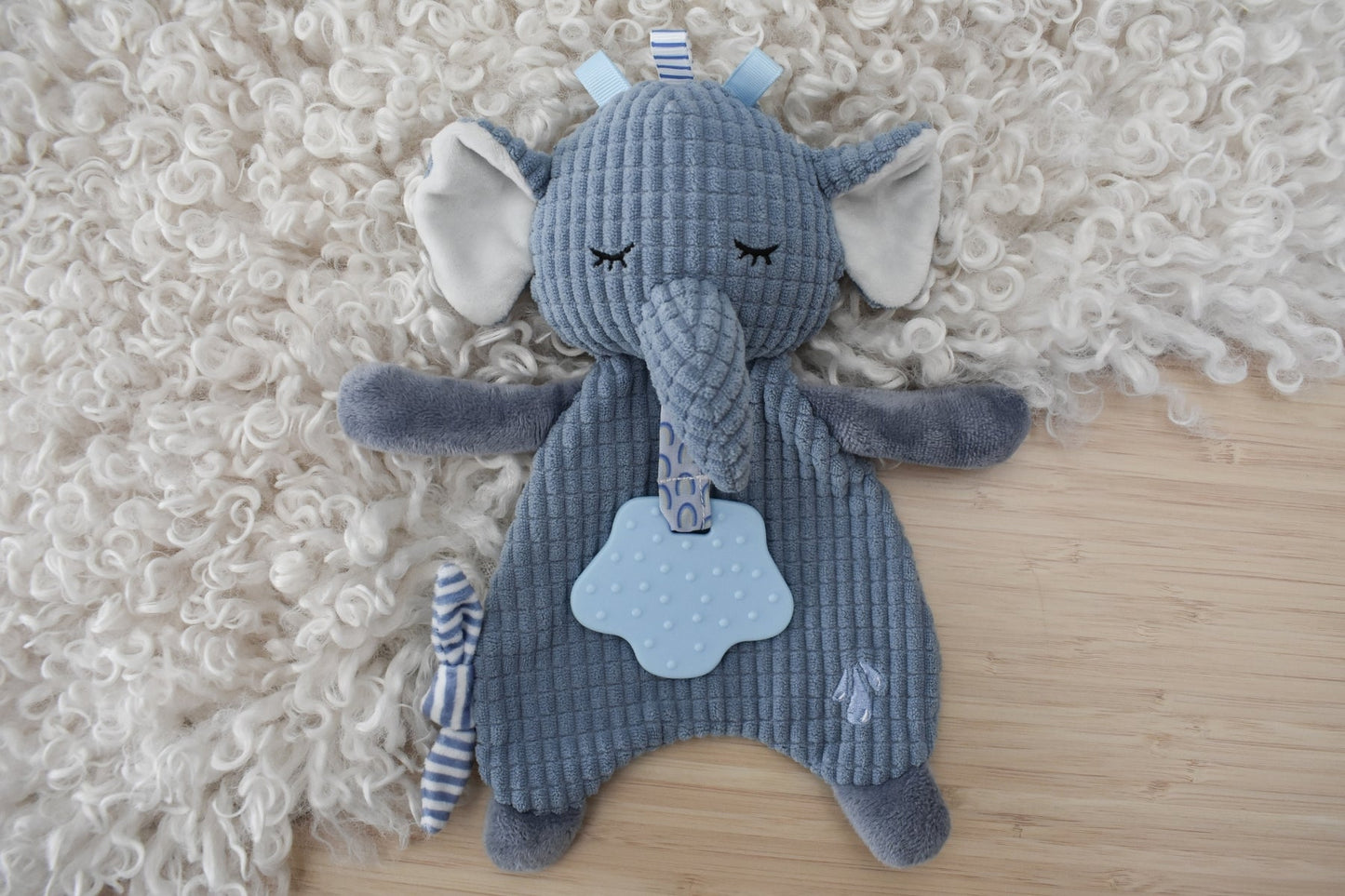 SNUGGLE BUDDY TRUNKS ELEPHANT SOFT SNUGGLER - Bamboo Sprout